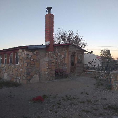 La Loma Del Chivo Llc Stone Cottage Alternative Building Marathon Buitenkant foto