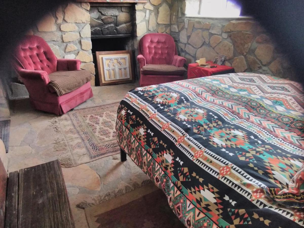 La Loma Del Chivo Llc Stone Cottage Alternative Building Marathon Buitenkant foto